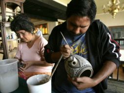 Buscan otorgar recursos, capacitación y reconocimientos a los artesanos jaliscienses. ARCHIVO  /