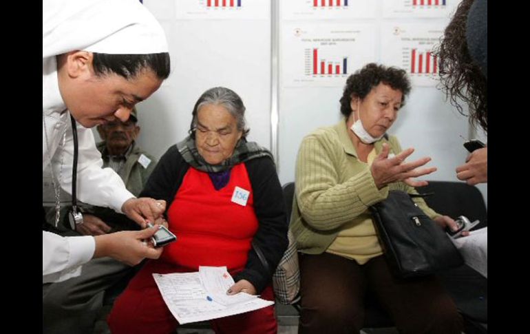 El control de niveles de glucosa en sangre es básico para establecer si existen alteraciones metabólicas. A. CAMACHO  /