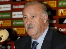 El seleccionador de España, Vicente del Bosque habló de los próximos partidos que enfrentará su equipo, en una rueda de prensa. EFE  /