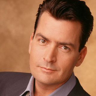 Charlie Sheen añade doce presentaciones más de su tour