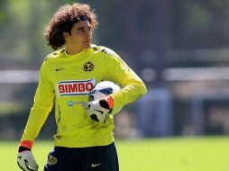 Guillermo Ochoa durante una sesión de entrenamiento. MEXSPORT  /