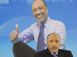 Bin Hammam anuncia su candidatura en una conferencia de prensa. REUTERS  /