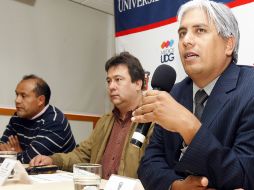 Francisco Vázquez Mendoza, José  Claudio Carrillo Navarro y José Alberto Becerrera Santiago, rector del CuNorte.E. BARRERA  /