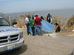 Las víctimas fueron encontradas a pie de carretera y a pocos metros del Lago de Chapala. M. PATIÑO  /