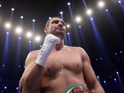 El ucraniano ganó así su decimocuarta pelea por un título mundial. REUTERS  /