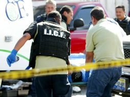 Encontraron en el sitio, siete casquillos percutidos y tres ojivas, todos de calibre 45. A. HINOJOSA  /