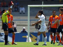 La expulsión de Palencia durante el partido contra Pachuca. MEXSPORT  /