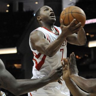 Houston y Phoenix se aferran a los playoffs