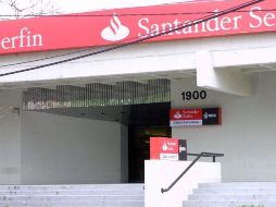 Instituciones bancarias como Santander ofrecen la alternativa del envío de este documento vía internet. ARCHIVO  /