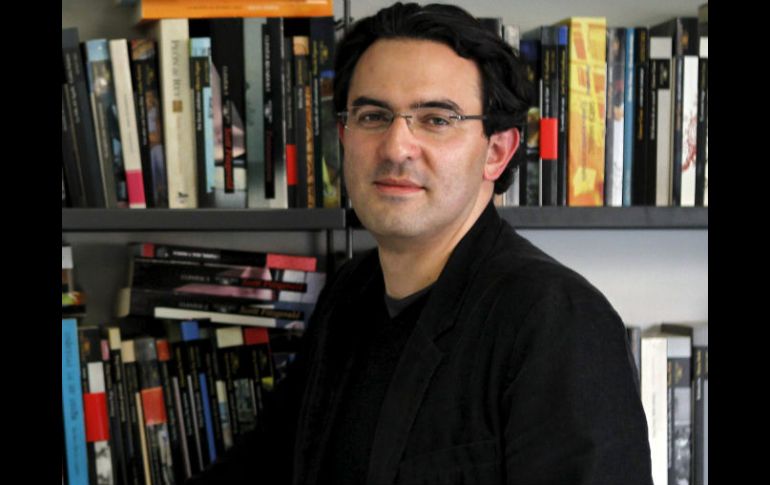 Admite que escribió El ruido de las cosas al caer para entender la violencia que azota a su tierra. EFE  /