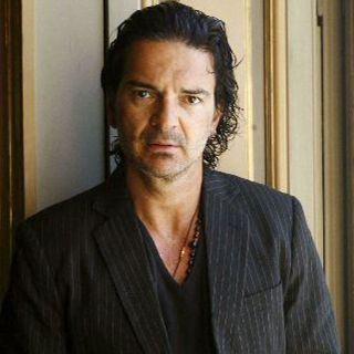 Ricardo Arjona estrenará video protagonizado por Edith González
