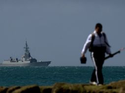 La fragata Méndez Núñez arriba a la base naval de Rota en Cádiz como parte de los preparativos para las operaciones en Libia. AFP  /