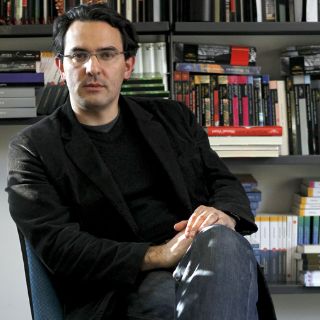 Juan Gabriel Vásquez ha sabido internarse en las tinieblas de Latinoamérica