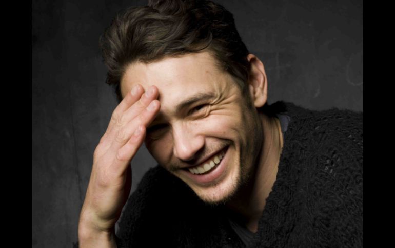 James Franco fungió como conductor principal de la gala del Oscar al lado de Anne Hathaway. AP  /