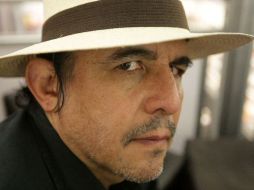 Para Fadanelli escribir literatura es la invención de un oficio. A. CAMACHO  /