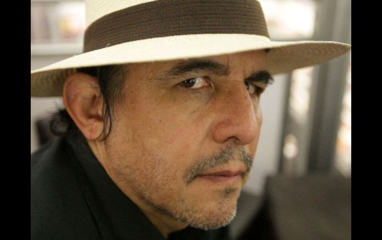 Para Fadanelli escribir literatura es la invención de un oficio. A. CAMACHO  /