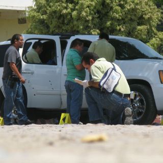 Atacan a balazos a un agente federal; hay un muerto y un lesionado