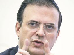 Marcelo Ebrard respalda al PRD con Jesús Zambrano como presidente y Dolores Padierna como secretaria. AP  /