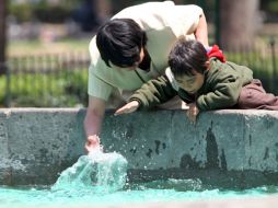 La ONU exige a los gobiernos del mundo que garanticen a las personas agua y jabón para un saneamiento básico. NTX  /