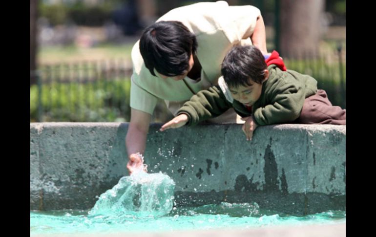 La ONU exige a los gobiernos del mundo que garanticen a las personas agua y jabón para un saneamiento básico. NTX  /