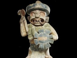 Bautista y el arqueólogo Alejandro Castillo Estrella estuvieron a cargo del análisis. EFE  /