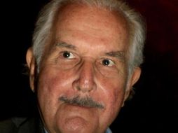 El escritor mexicano Carlos Fuentes tuvo esta noche un gozoso encuentro con lectores capitalinos. ARCHIVO  /