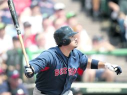 Adrián González conectó tres sencillos, anotó una carrera y produjo una con la sucursal Triple A, de Boston. GETTY IMAGES SPORT  /