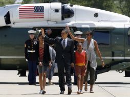 La familia Obama, antes de partir de El Salvador rumbo a Washington. REUTERS  /