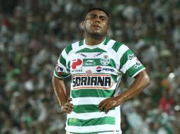 Daniel Ludueña al término de un encuentro de Santos. MEXSPORT  /