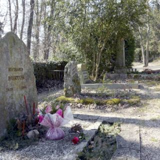 Liz Taylor podría tener última morada junto a Richard Burton