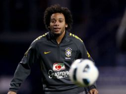 El defensa Marcelo Vieira durante el entrenamiento de la Selección brasileña en Londres. EFE  /