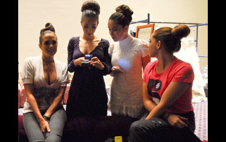 Las celebridades desfilaron con el fin de mostrar la nueva colección de Novissima. ESPECIAL  /