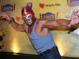 Rodolfo Arias interpreta al Rayo Escarlata, un luchador que vuelve al ring luego de una década de retiro. EL UNIVERSAL  /