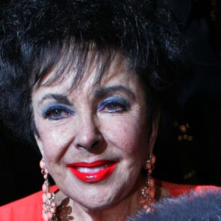 Adelantan la publicación o reedición  de biografías de Taylor