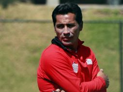 Benjamín Galindo observando un entrenamiento del Atlas. MEXSPORT  /