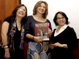 Cristina Gutiérrez, Renée de la Torre y Cintia Castro presentaron “Una ciudad donde habitan muchos dioses”. E. BARRERA  /