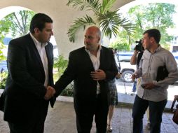 Héctor Vielma (Zapopan), Enrique Alfaro (Tlajomulco) y Miguel Castro (Tlaquepaque) fueron la reunión en Casa Jalisco. E. BARRERA  /