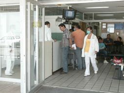 El Hospital Civil de Guadalajara atendió al paciente hoy fallecido por influenza humana. ARCHIVO  /
