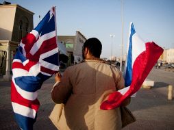 En las últimas horas, la insurgencia había aprovechado los bombardeos de la coalición para avanzar con rumbo a la ciudad. EFE  /