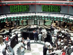 Los datos económicos de este lunes no fueron suficientes para impulsar los mercados. ARCHIVO  /