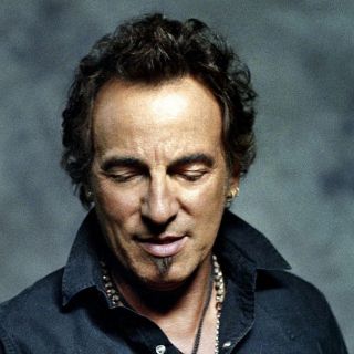 Venden primer auto de Springsteen en 468 mil dólares