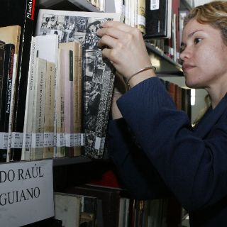 El Colegio de Jalisco resguarda los libros de Raúl Anguiano