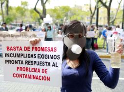 Con pancartas, los manifestantes exigieron soluciones a problemas de contaminación en la ciudad. E. PACHECO  /