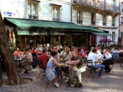 Más de ocho mil 600 establecimientos deberán adaptar sus terrazas. ESPECIAL  /