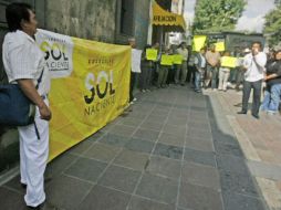 Simpatizantes del colectivo Sol Naciente, uno de los grupos en pugna al interior del PRD Jalisco. ARCHIVO  /