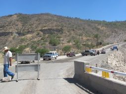 Toma de La Presa El Zapotillo realizada el 28 de marzo, por parte de pobladores de Temacapulín. ESPECIAL  /