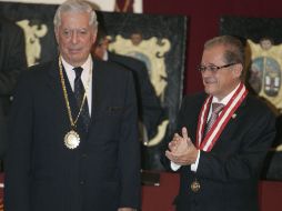 El premio Nobel de Literatura 2010, Mario Vargas Llosa al recibir la Medalla de Honor Sanmarquina.EFE  /