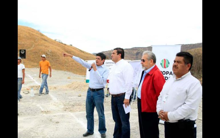 El alcalde de Zapopan supervisó el espacio dentro del basurero de Picachos. E. PACHECO  /