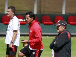 Benjamín, técnico del Atlas, en el entrenamiento del jueves, día en que se solucionó el problema de los sueldos atrasados. MEXSPORT  /