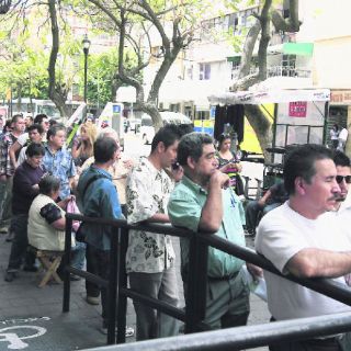 Saturan recaudadoras para pagar tenencia sin recargos